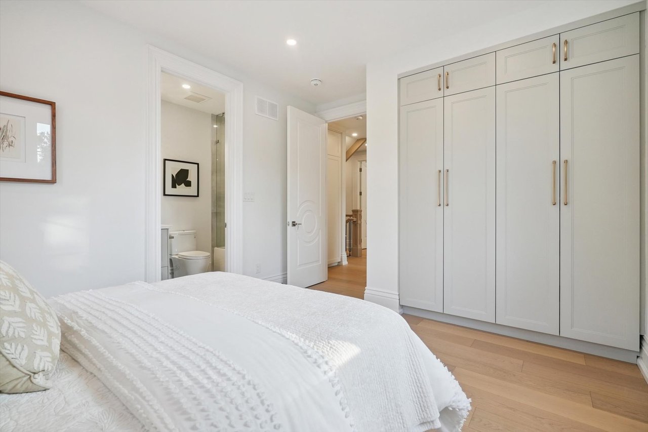 452 Rothesay Place