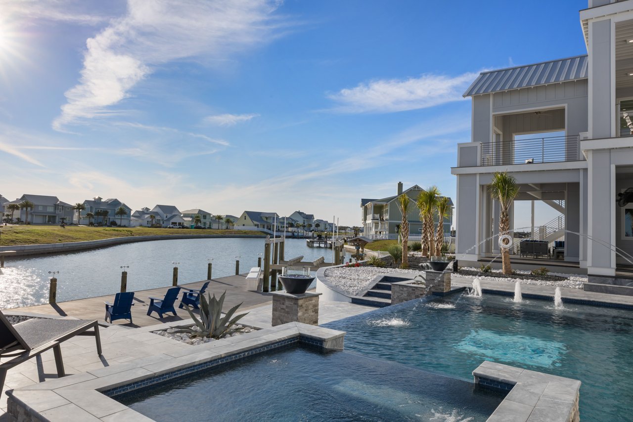 White Label - 305 Estes Drive