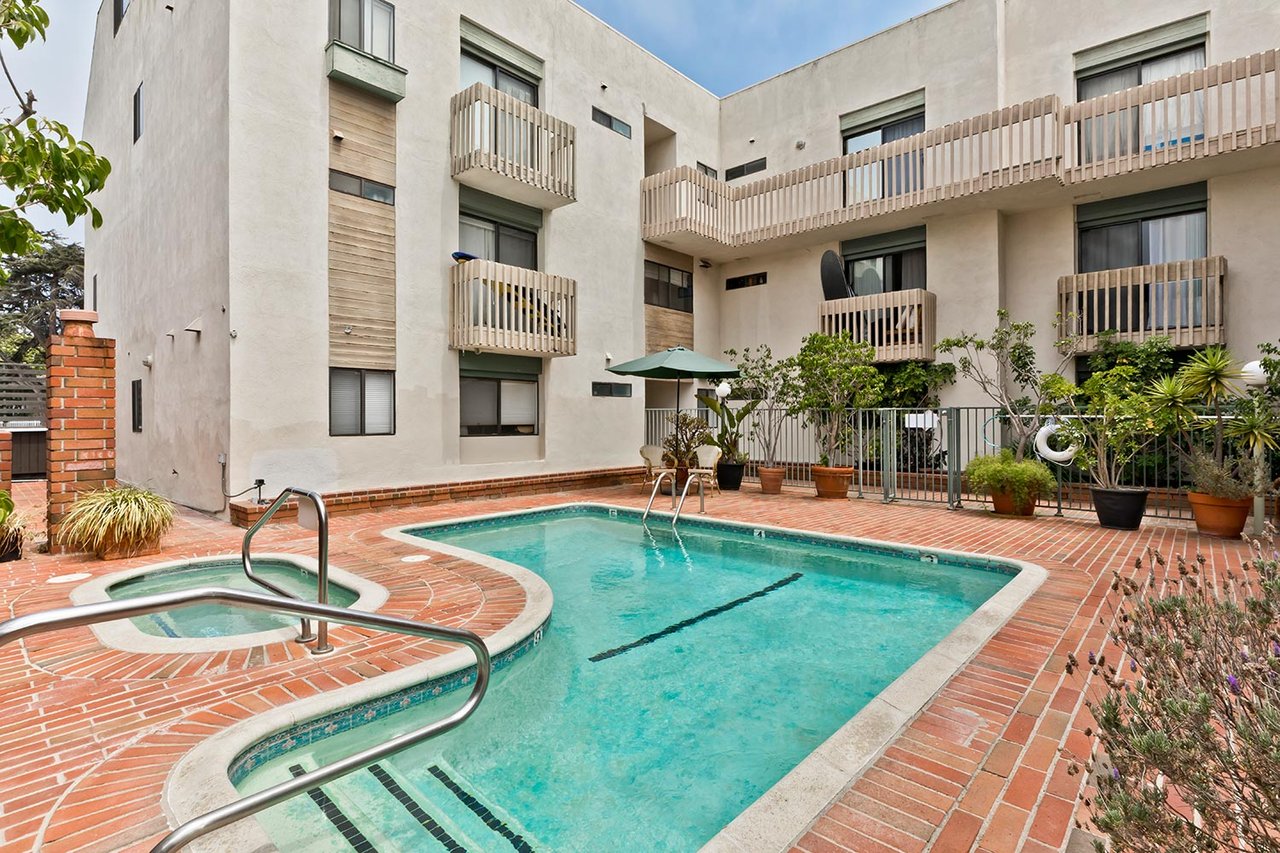 858 12th Street #4