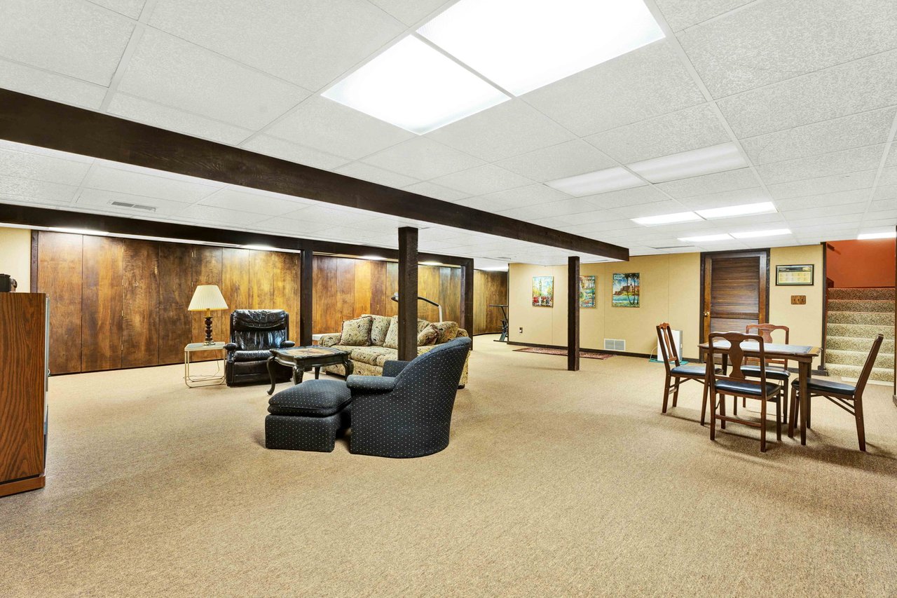 1100 Bretton Lane, Bloomfield Hills