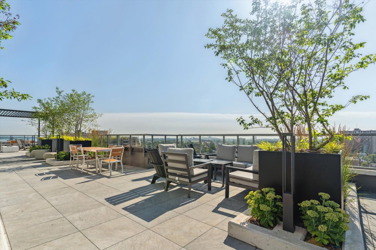 #403 - 212 King William Street