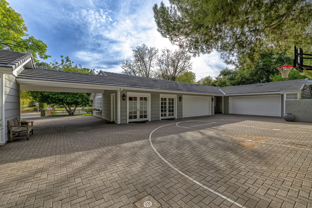 24317 Bridle Trail Rd