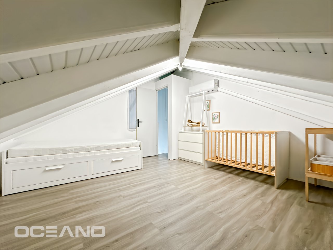 Exclusive : Cozy Home with Mezzanine and Large Terrace – Orient Bay
