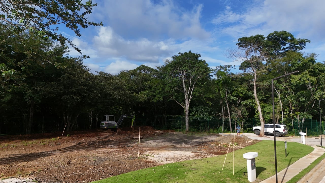 Gated Community Lots Walking Distance to Avellanas