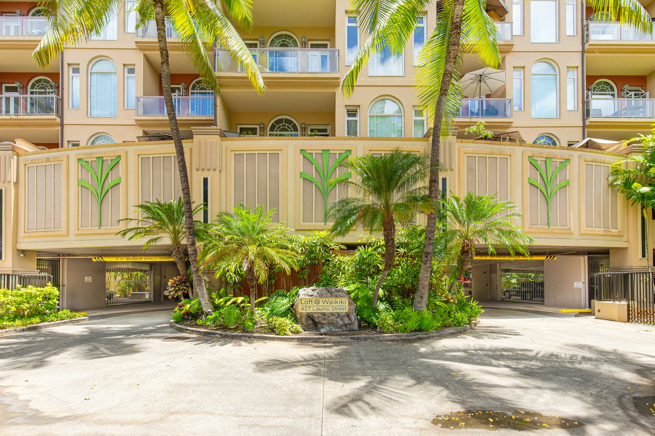 427 Launiu Street Unit #405