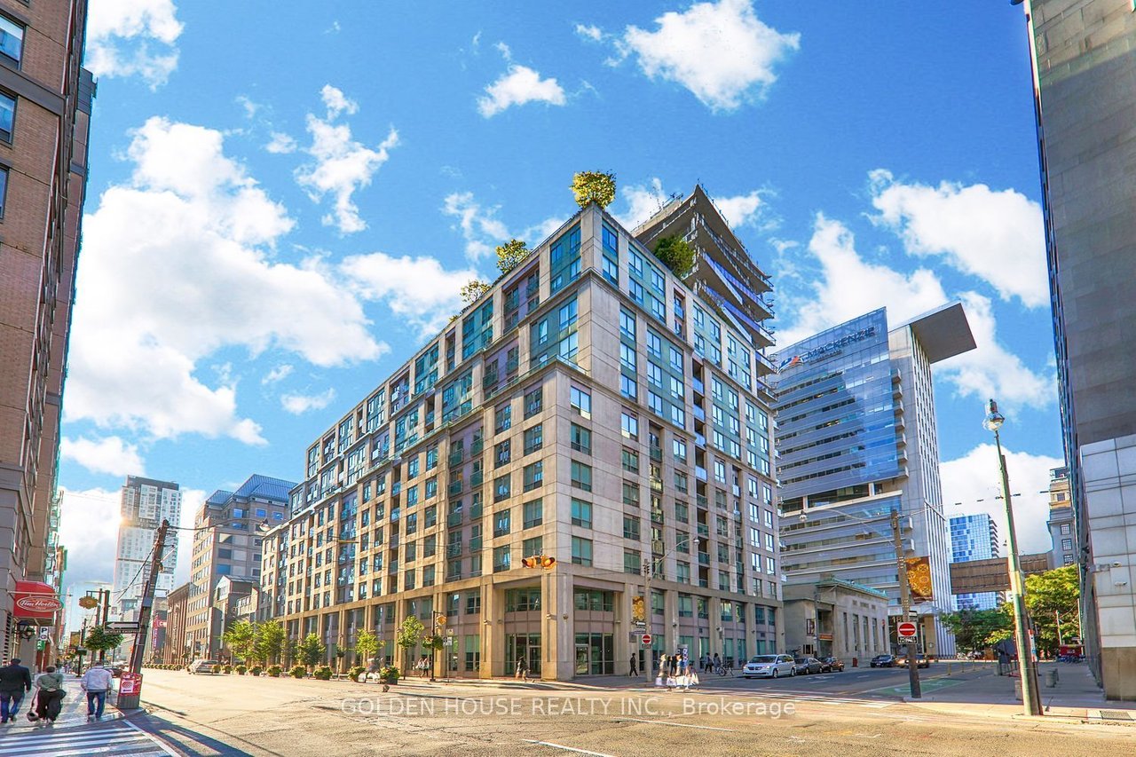 168 Simcoe St 517