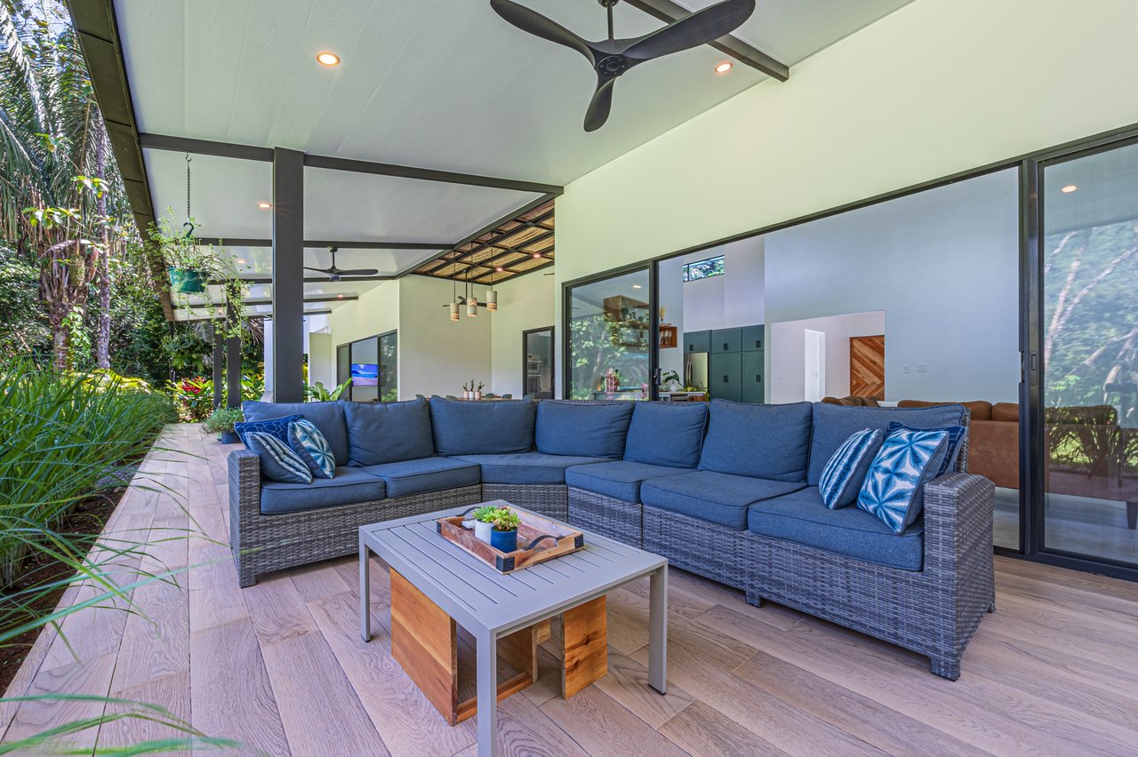 Contemporary Mountain View Villa – 5 Minutes to Playa Dominical