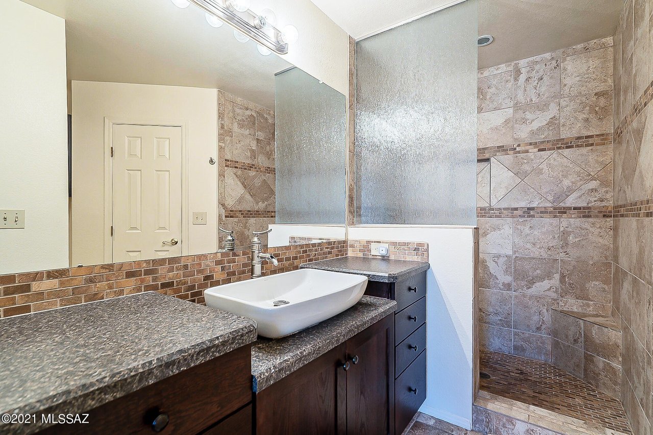 217 E Horizon Cir