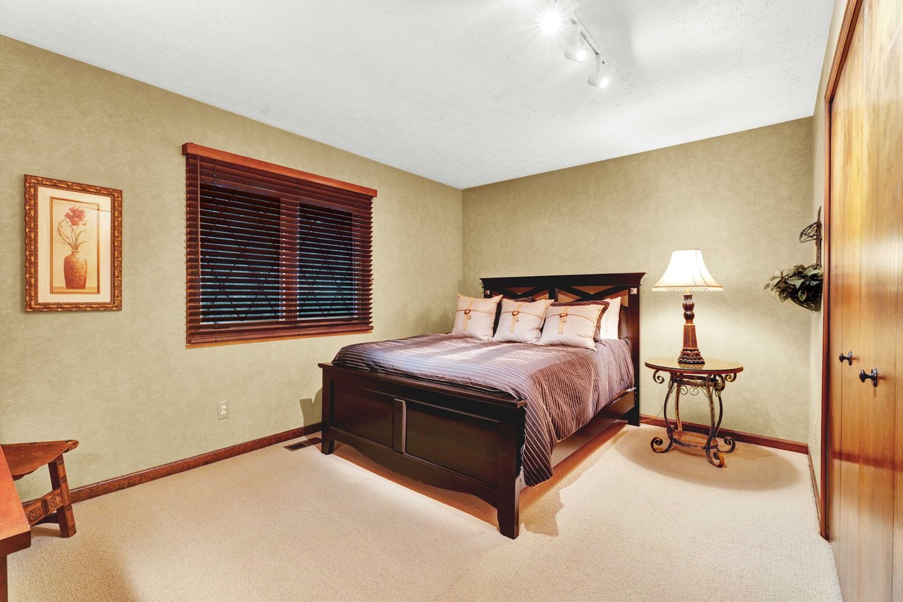 1100 Bretton Lane, Bloomfield Hills