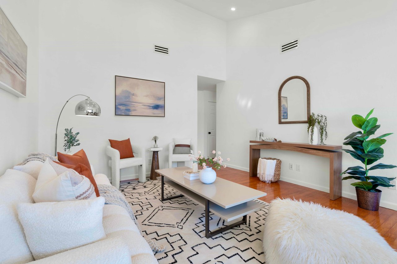 32490 Lake Temescal Ln