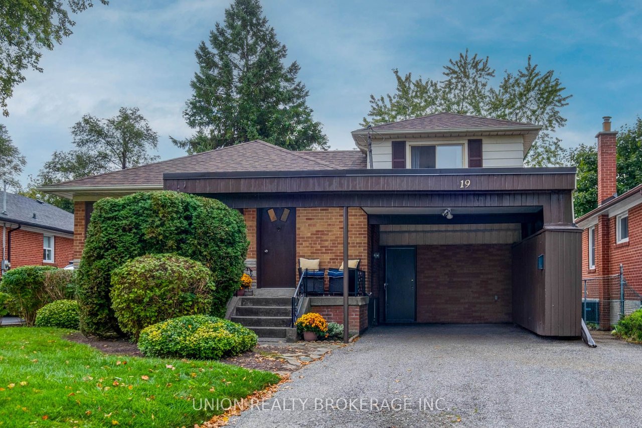 19 Carslake Cres