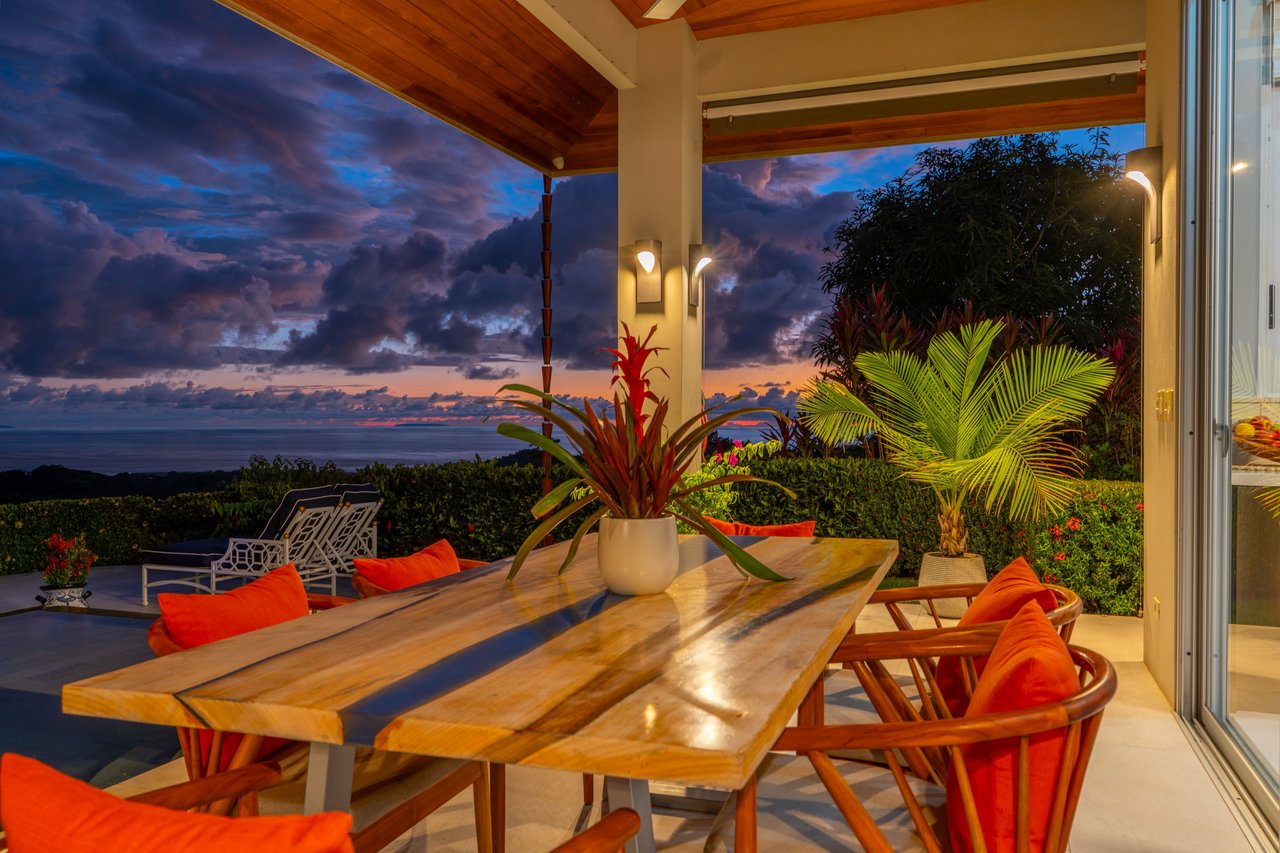 Blue Horizon – luxury ocean-view home in Ojochal, Costa Rica