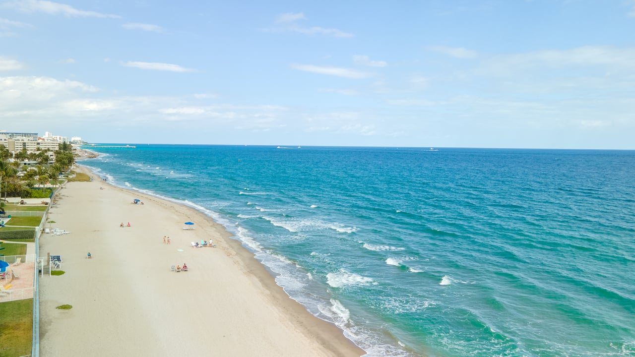 1194 Hillsboro Mile, Unit 72