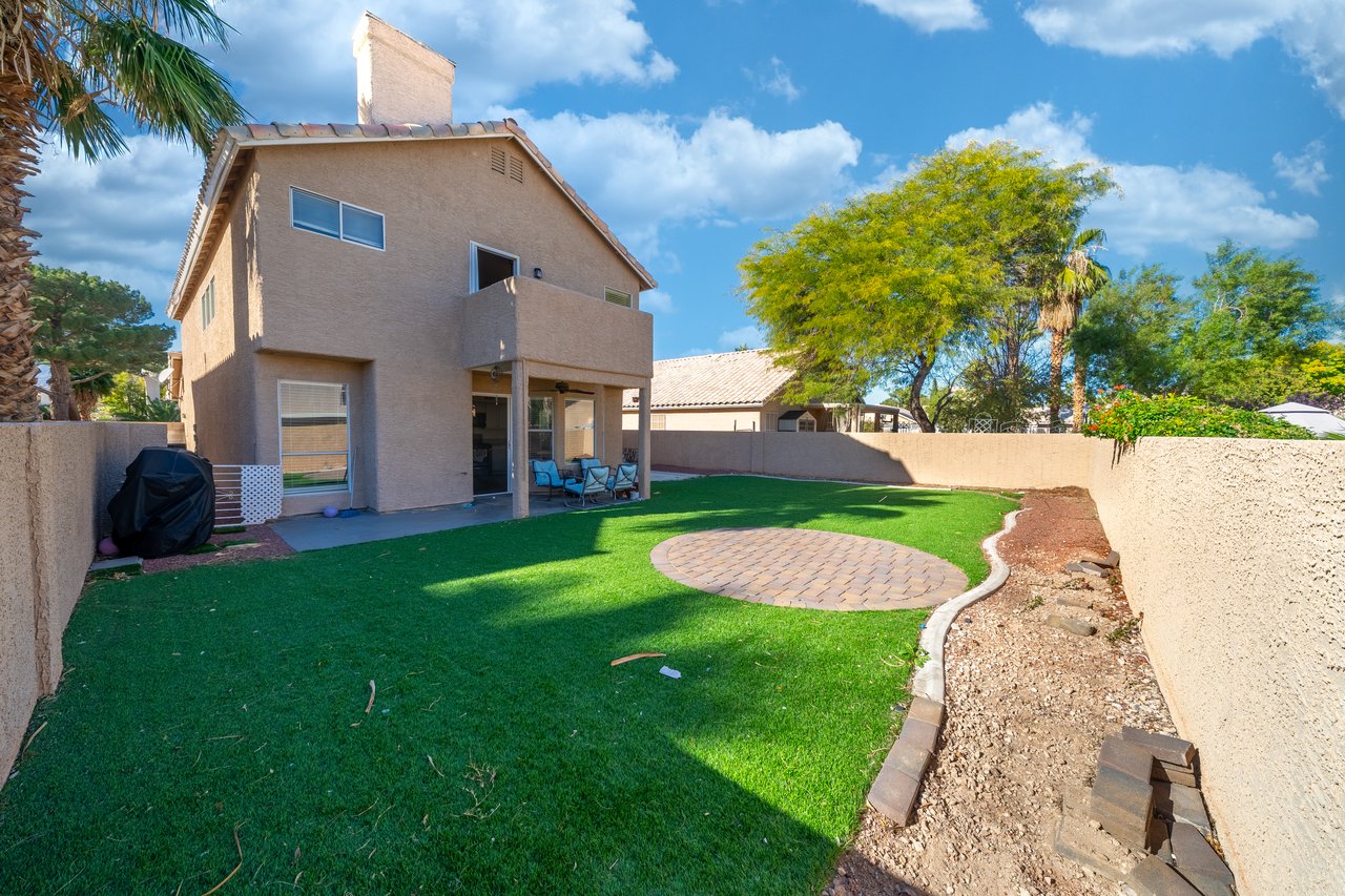 5620 Desert Creek Way