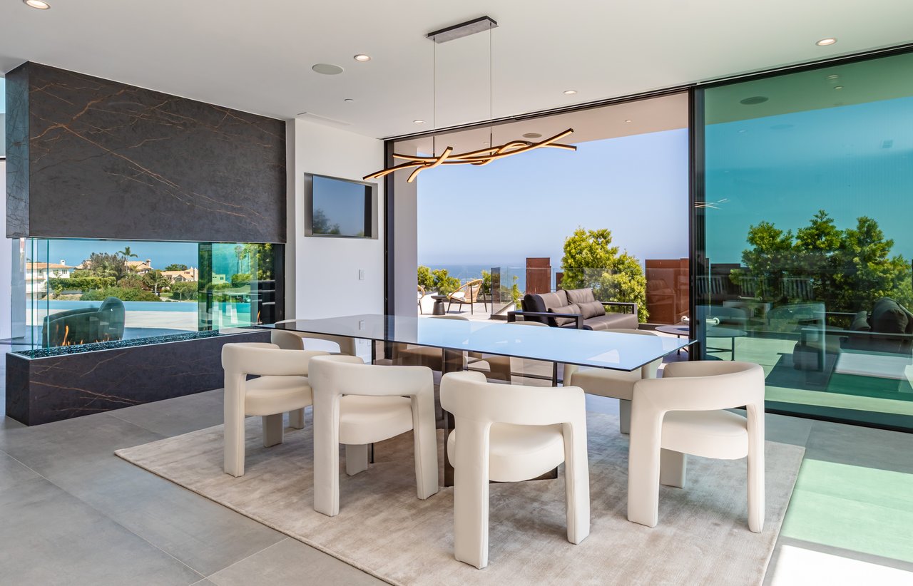 6156 Zumirez Dr