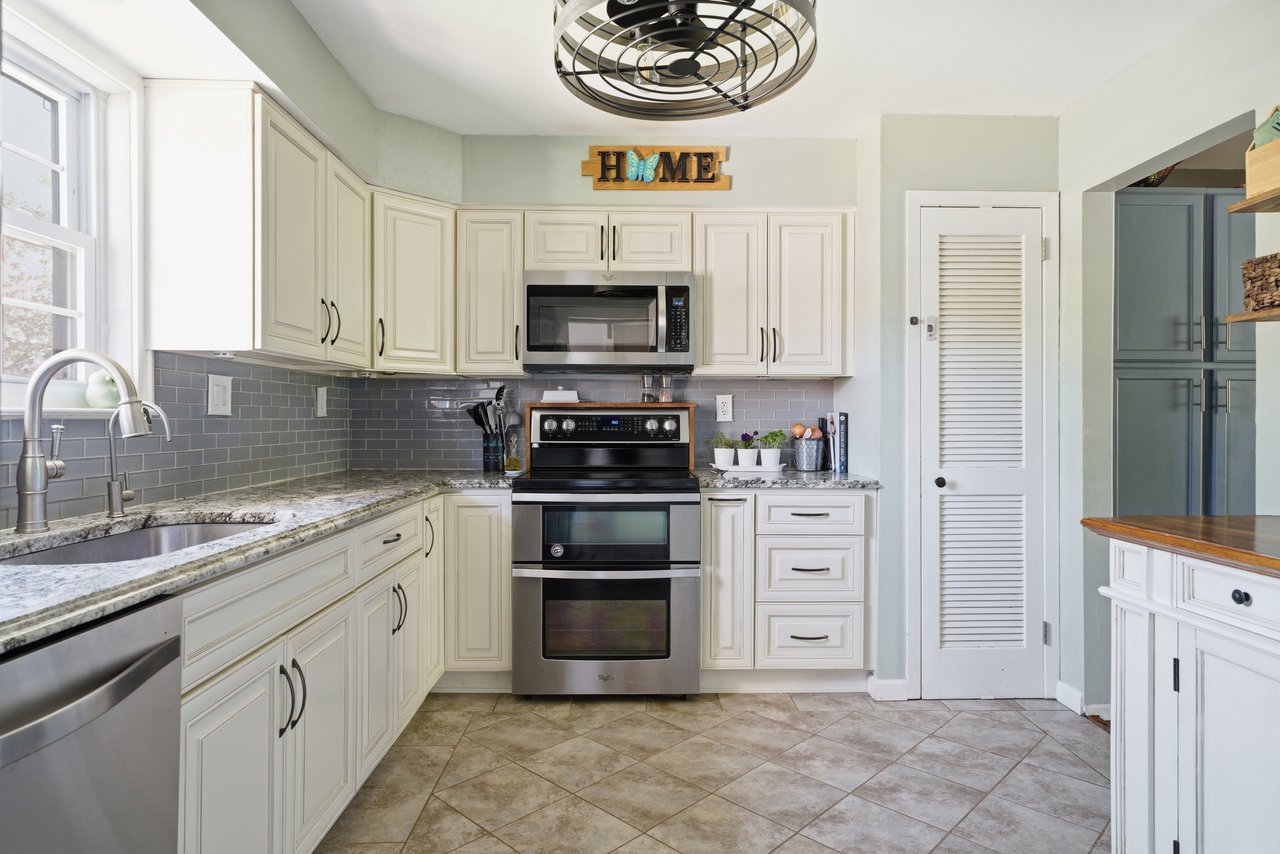 2401 Tudor Court