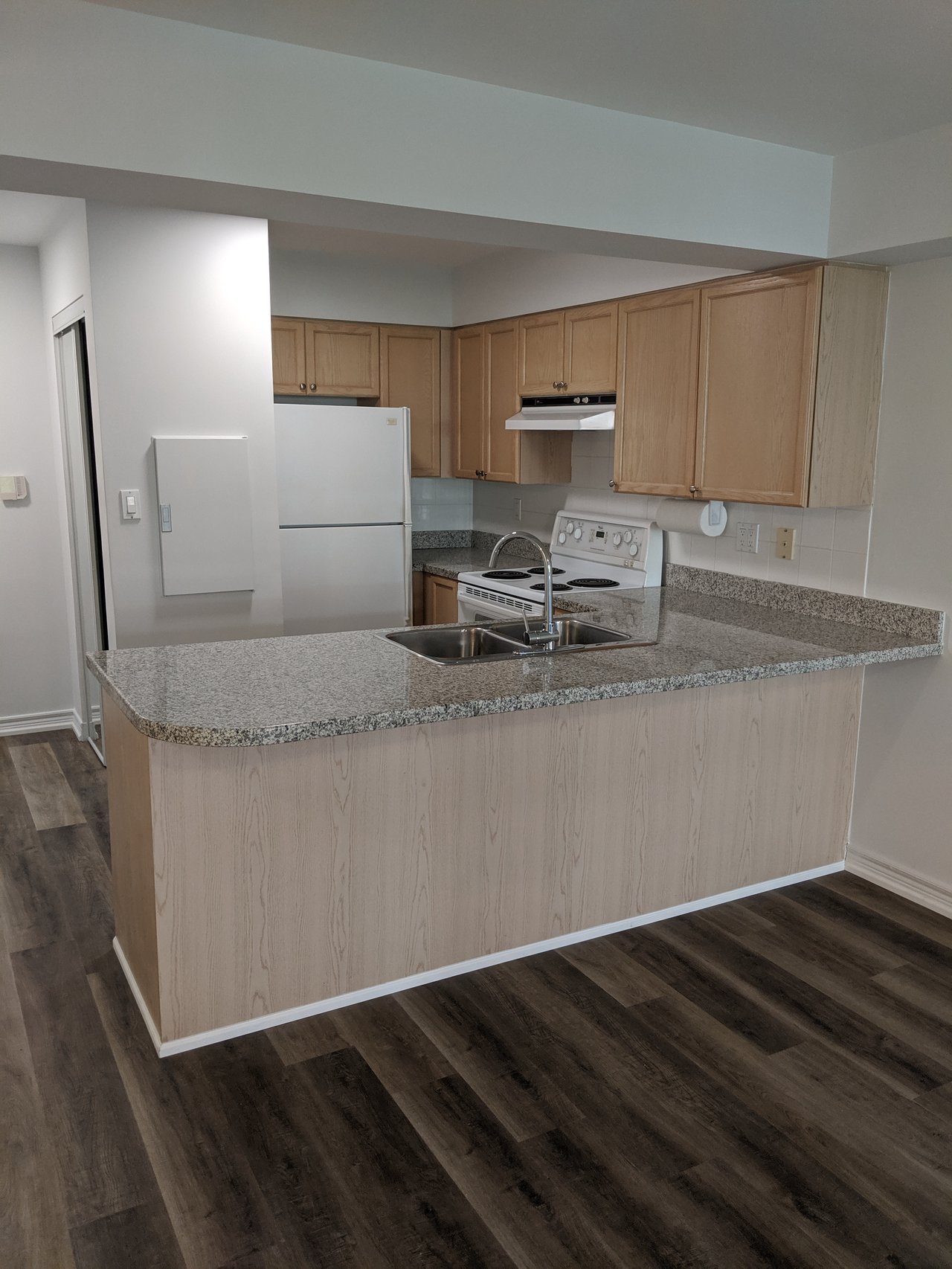 141 Woodbridge Ave W 206