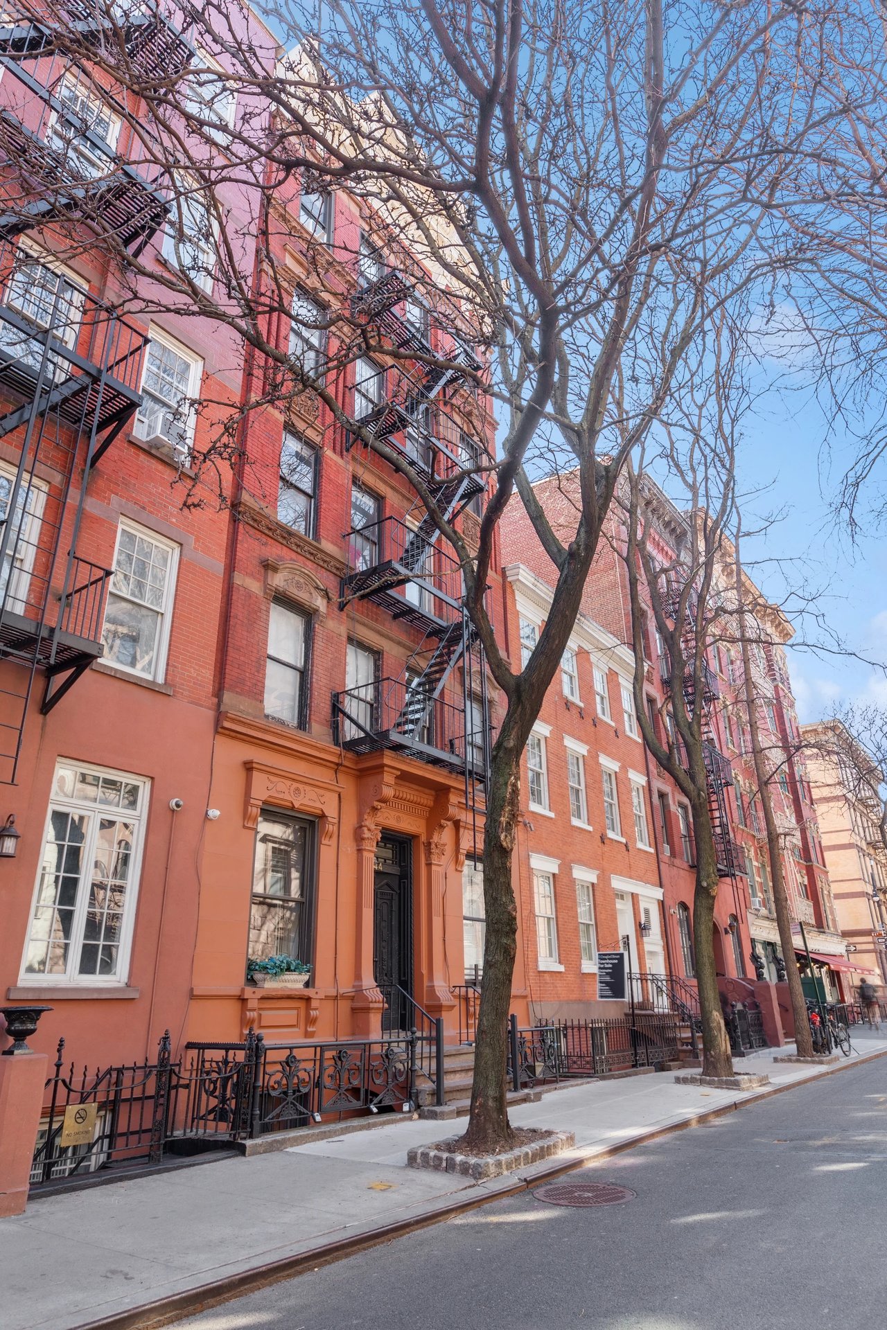 44 Perry St - Building