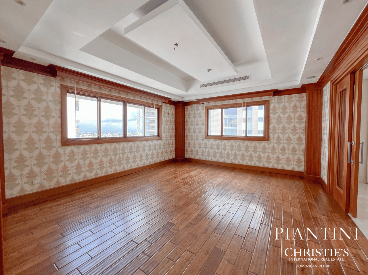 The Grand Penthouse, Ensanche Piantini