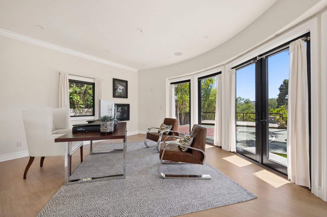 2325 Duxbury Cir