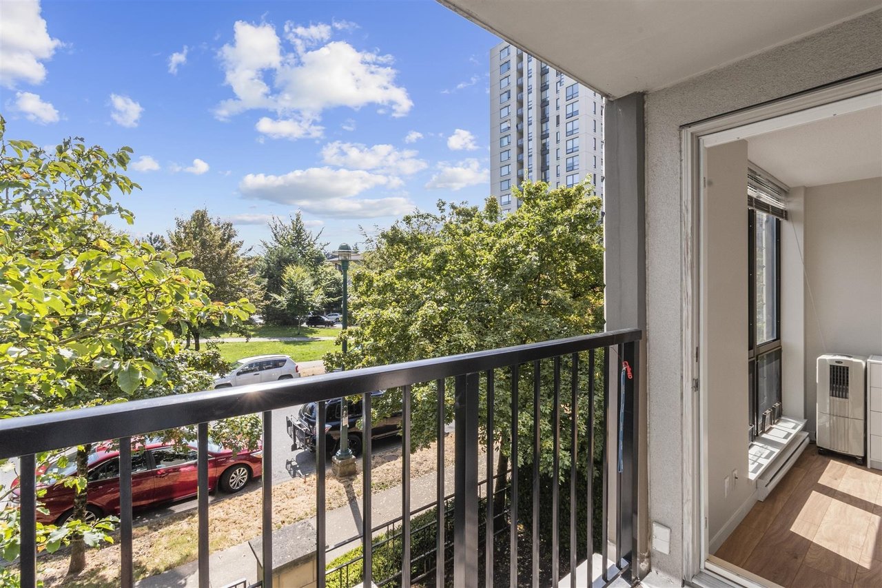 3663 Crowley Dr, #211