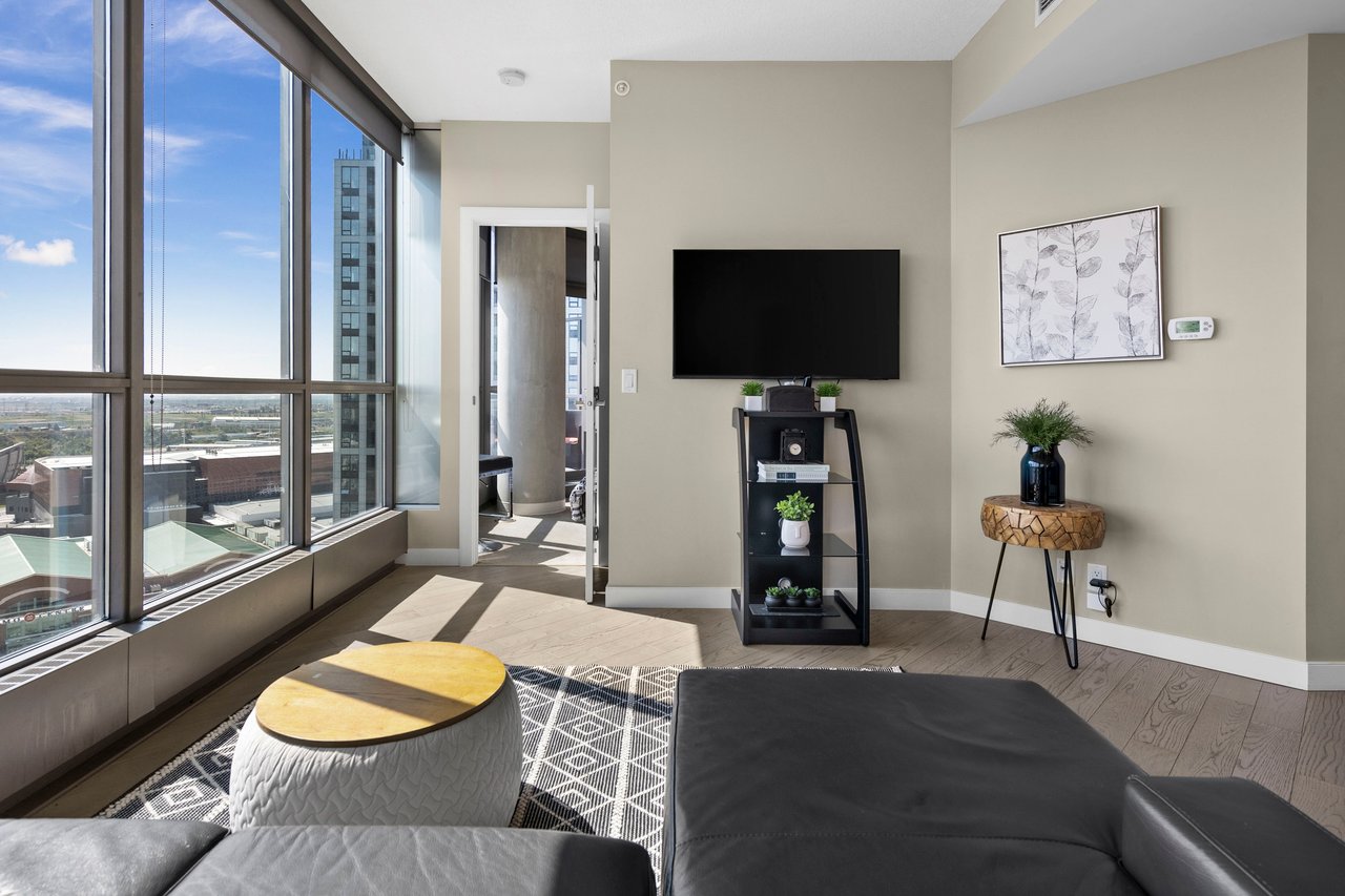225 11 Avenue SE Unit: 2605