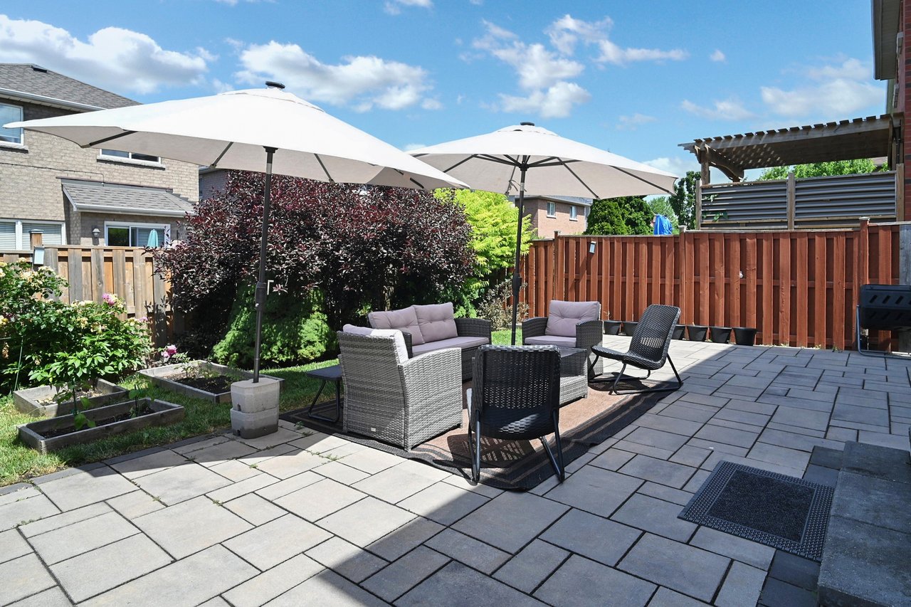 851 Clemens Crescent