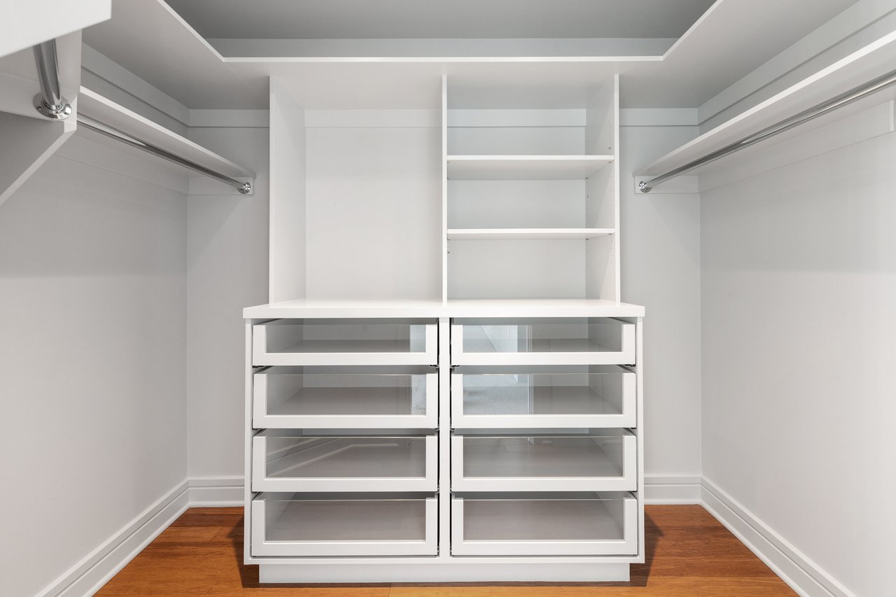 Glass-Walls and Panoramic Views