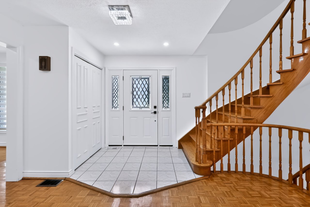 30 Birkbank Drive, Oakville