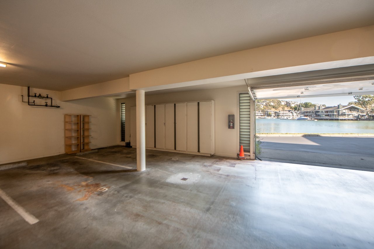 28 Greenwood Bay Dr