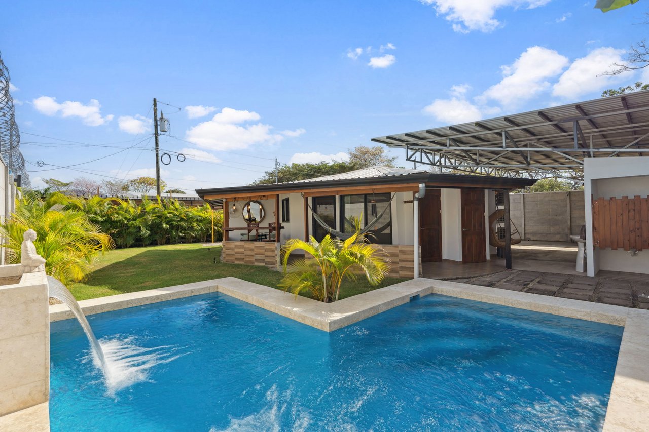 Casa Cozy | The Perfect Blend of Comfort & Convenience, Steps to the Beach!