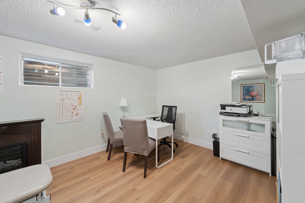 1156 Gloucester Square