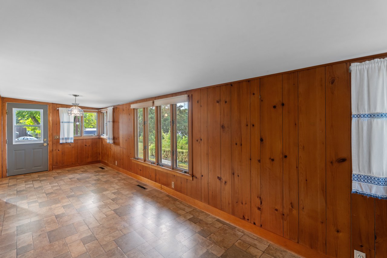 9692 Highland Ave, Dansville