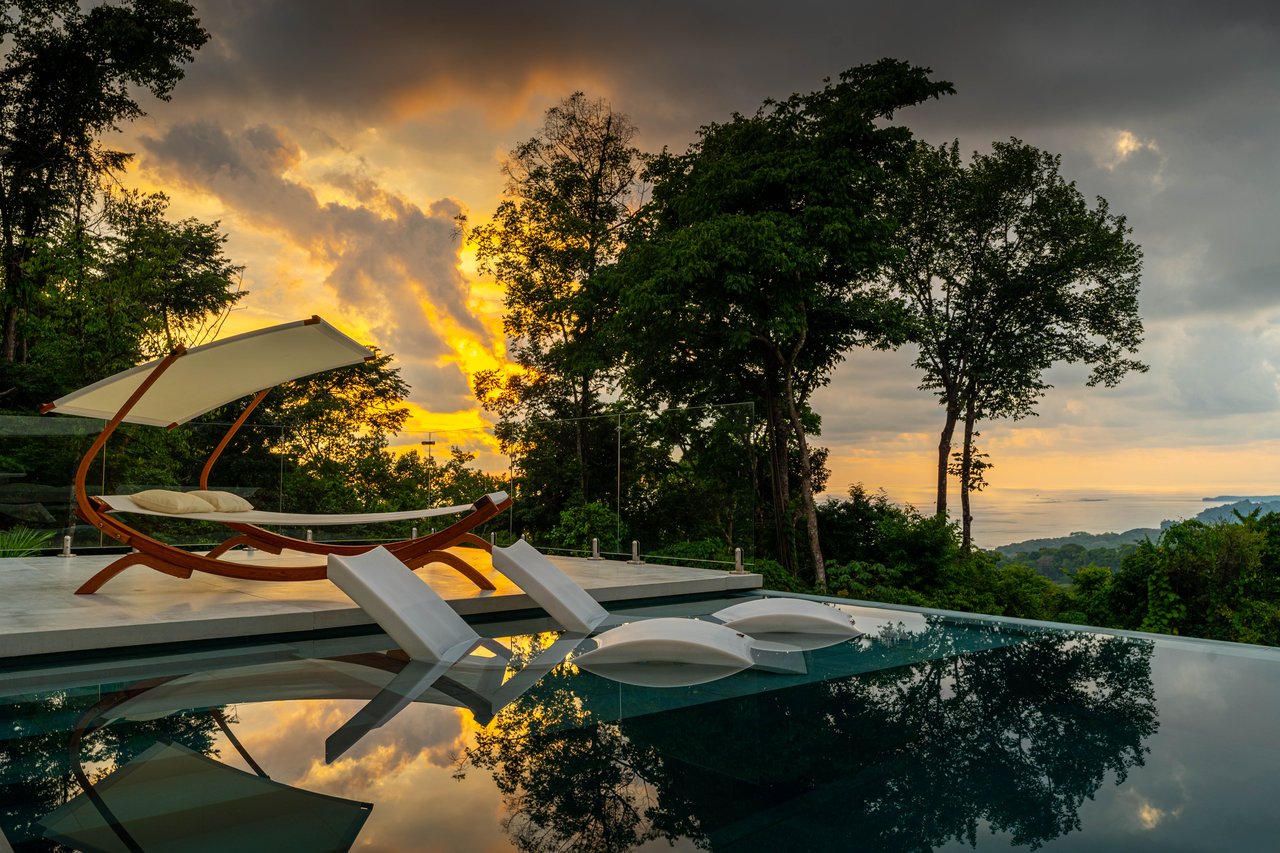 Luxury 4-Bed Home with Ocean & Jungle Views in Ojochal