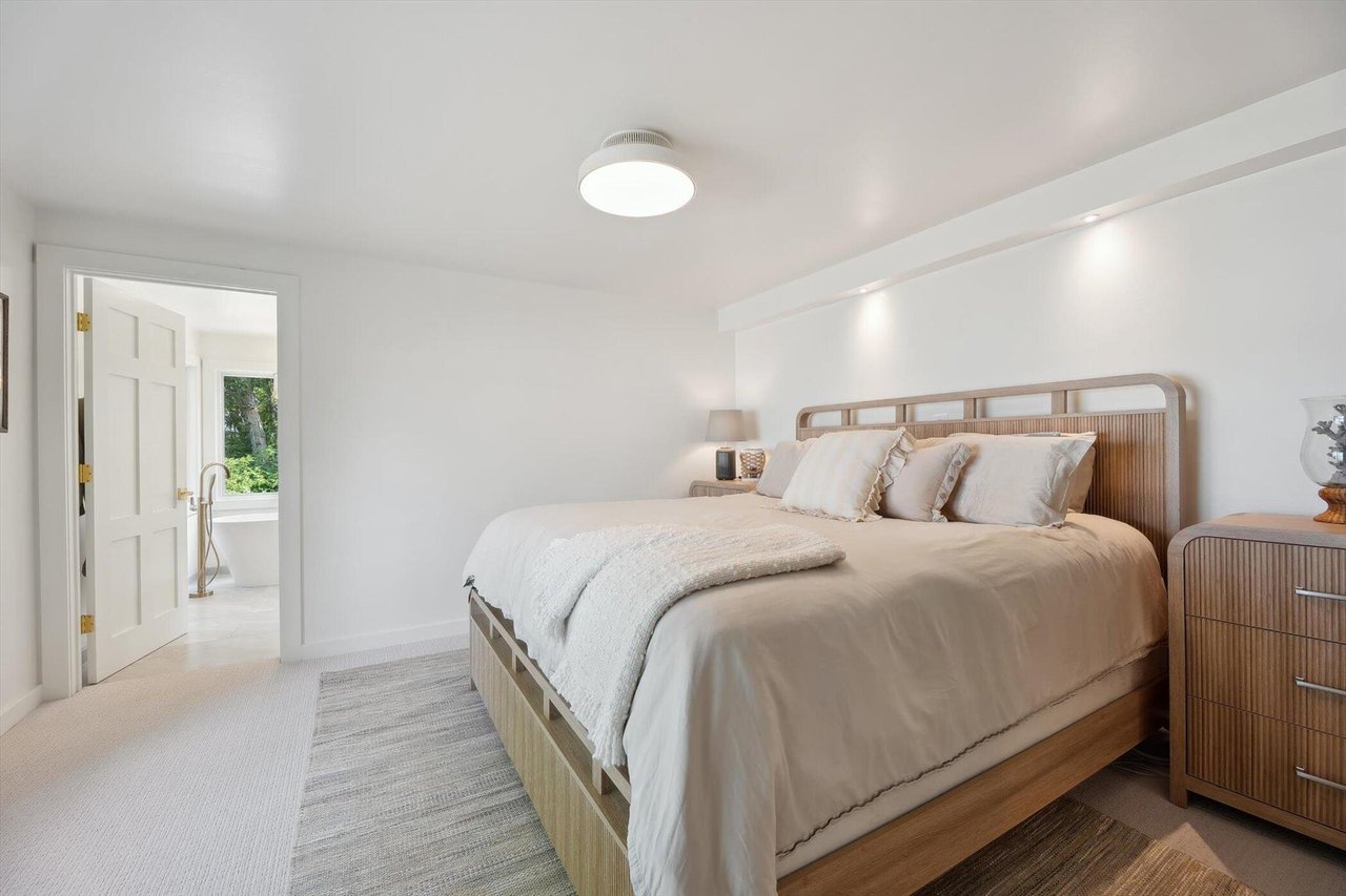 240 AQUAMARINE DRIVE