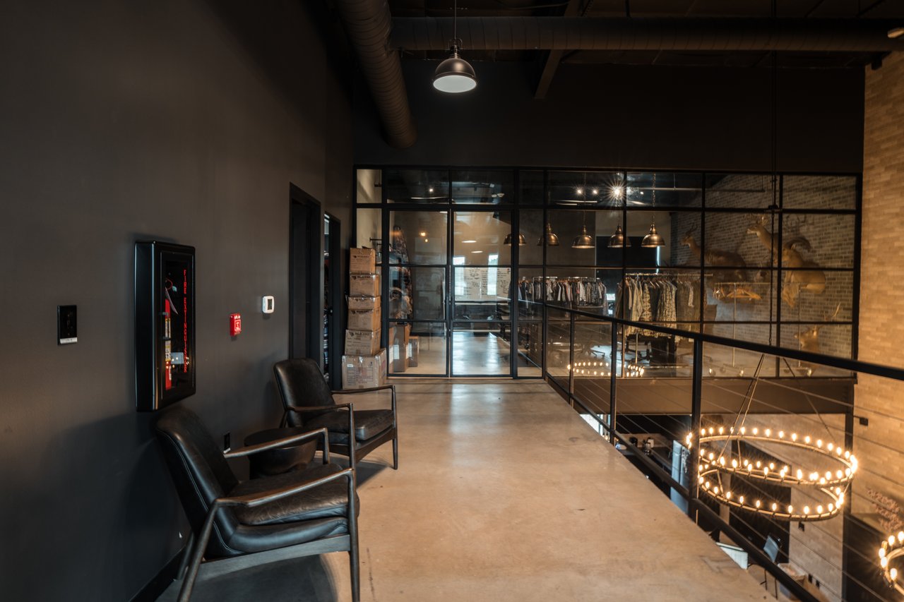 195 American Way - Commercial Warehouse For Lease