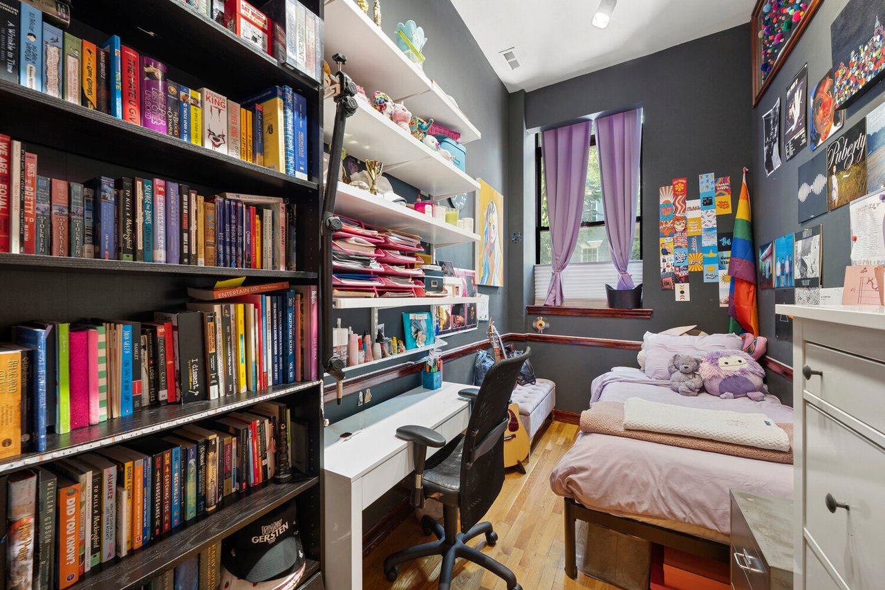 247 West 12th Street Unit: 1D
