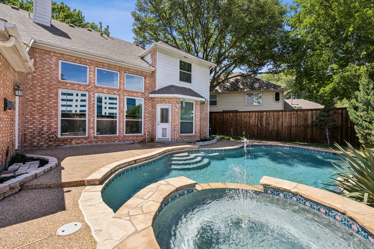 2716 Meadow Hills Lane