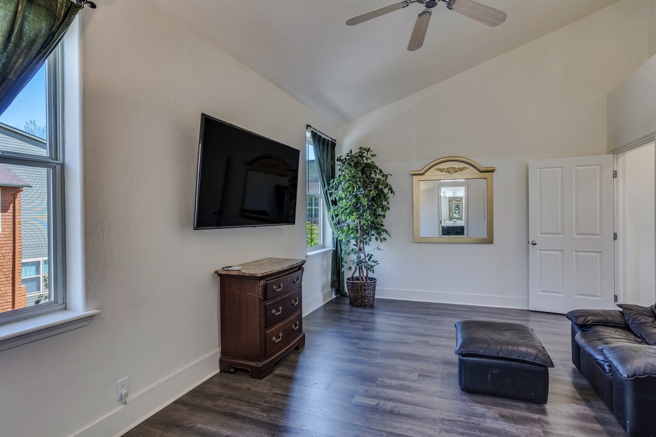 Luxury Living in the Heart of Willits