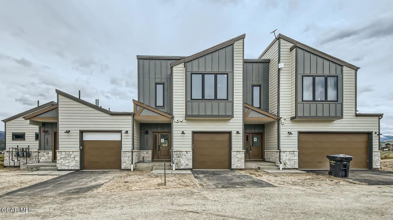 1503 James Dr