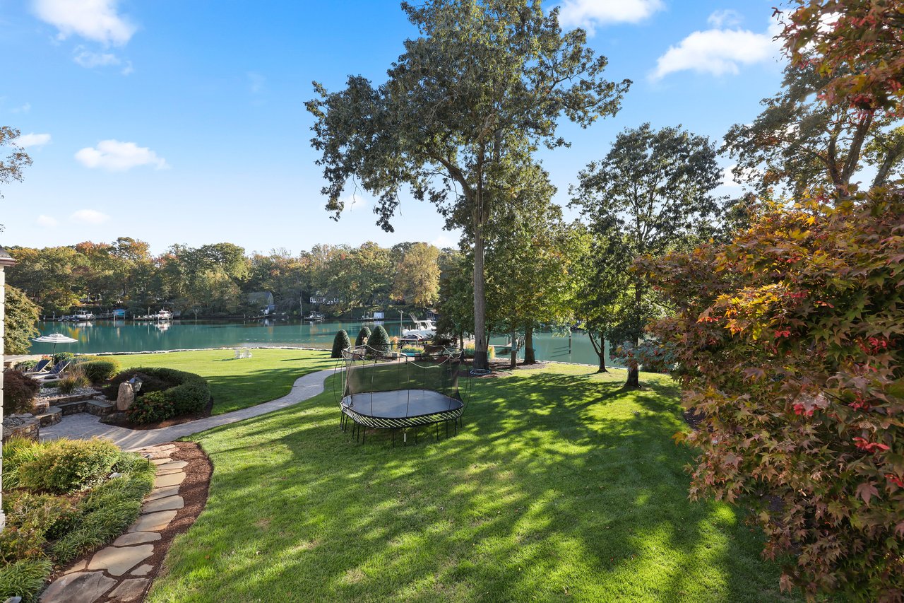 1524 Cedar Lane Farm RD