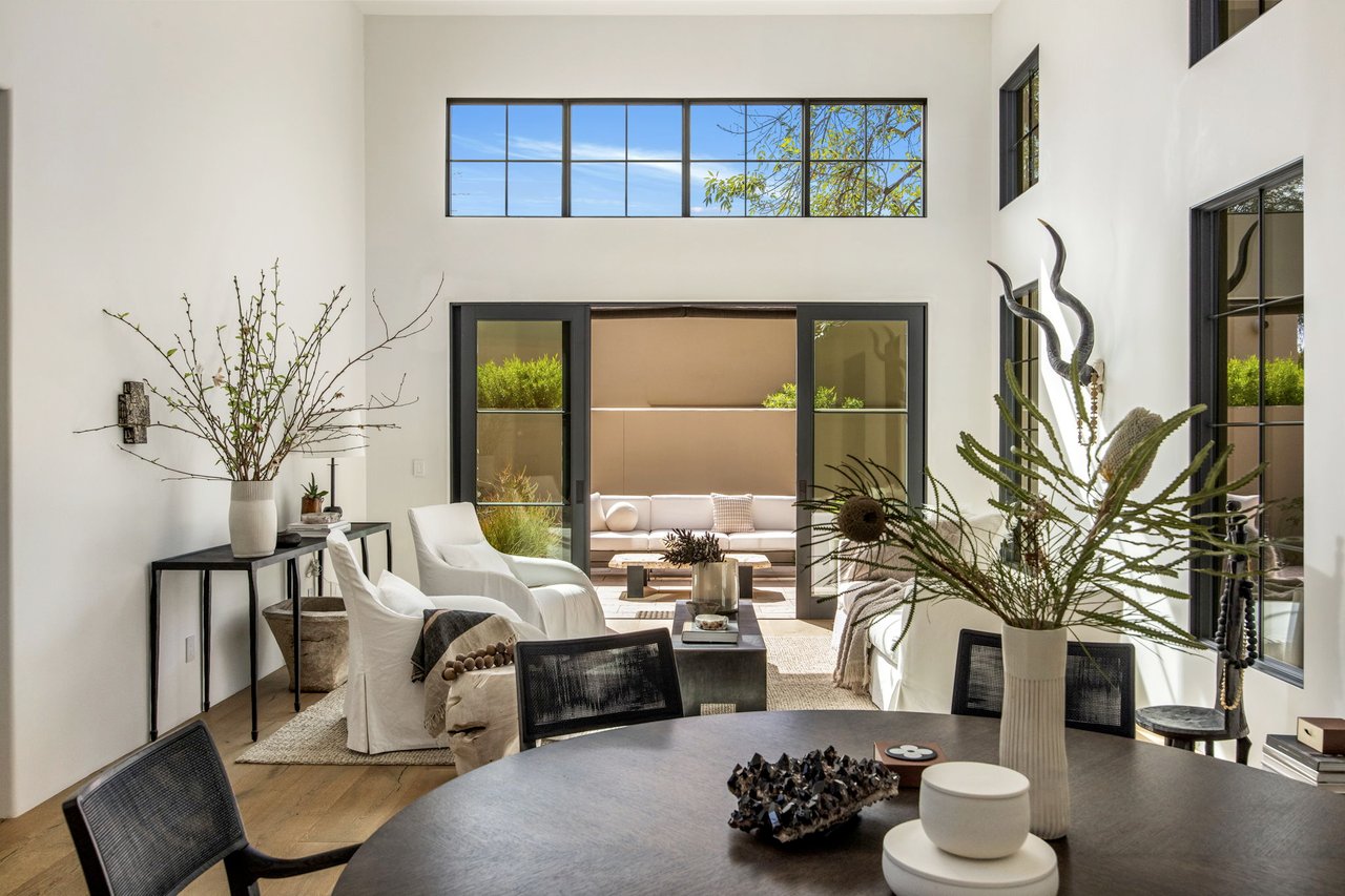 Pavoreal Old Town Scottsdale Guard Gated Elegance