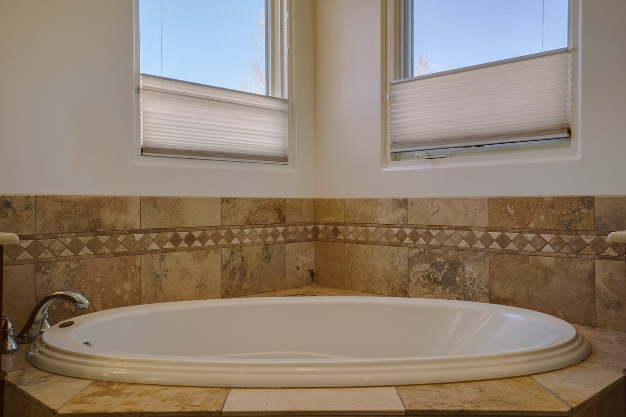 12053 Irish Mist Rd NE