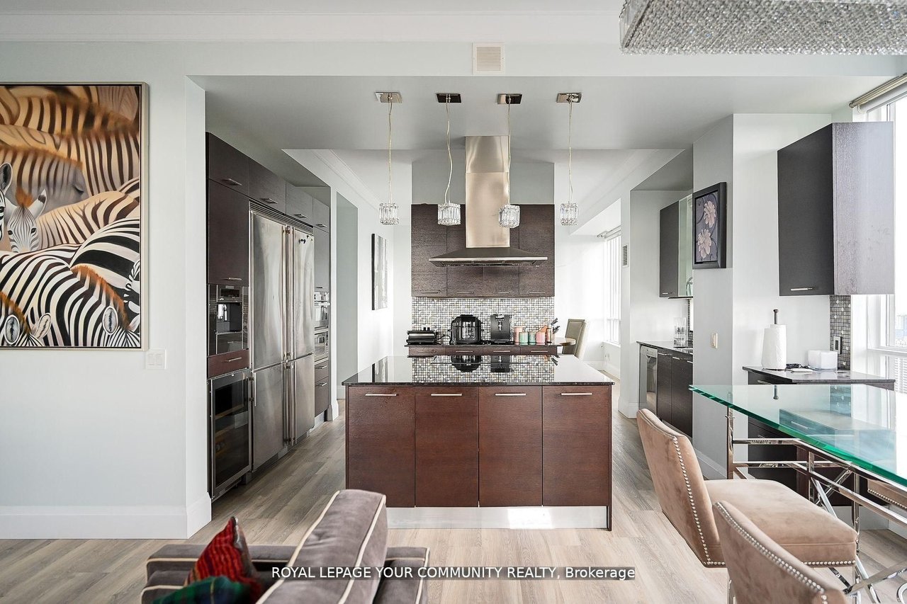 PREMIUM YORKVILLE LIVING