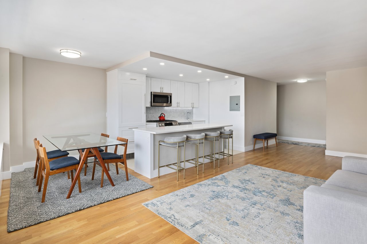 400 Central Park West, 8W