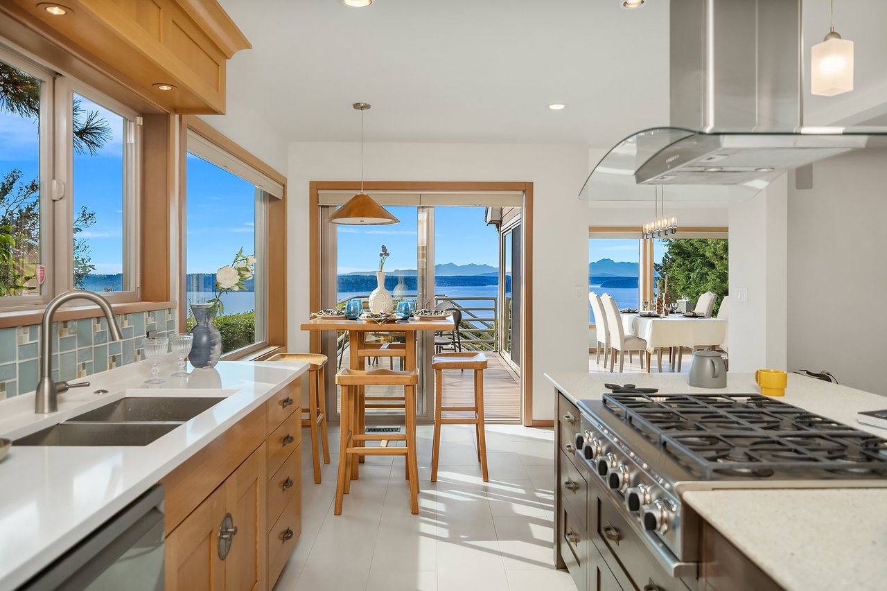 10245 Marine View Drive SW