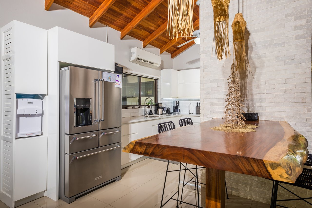 Casa Cielo | Luxurious Multifunctional Estate with Main House, Apartments, and Pool in Guanacaste!