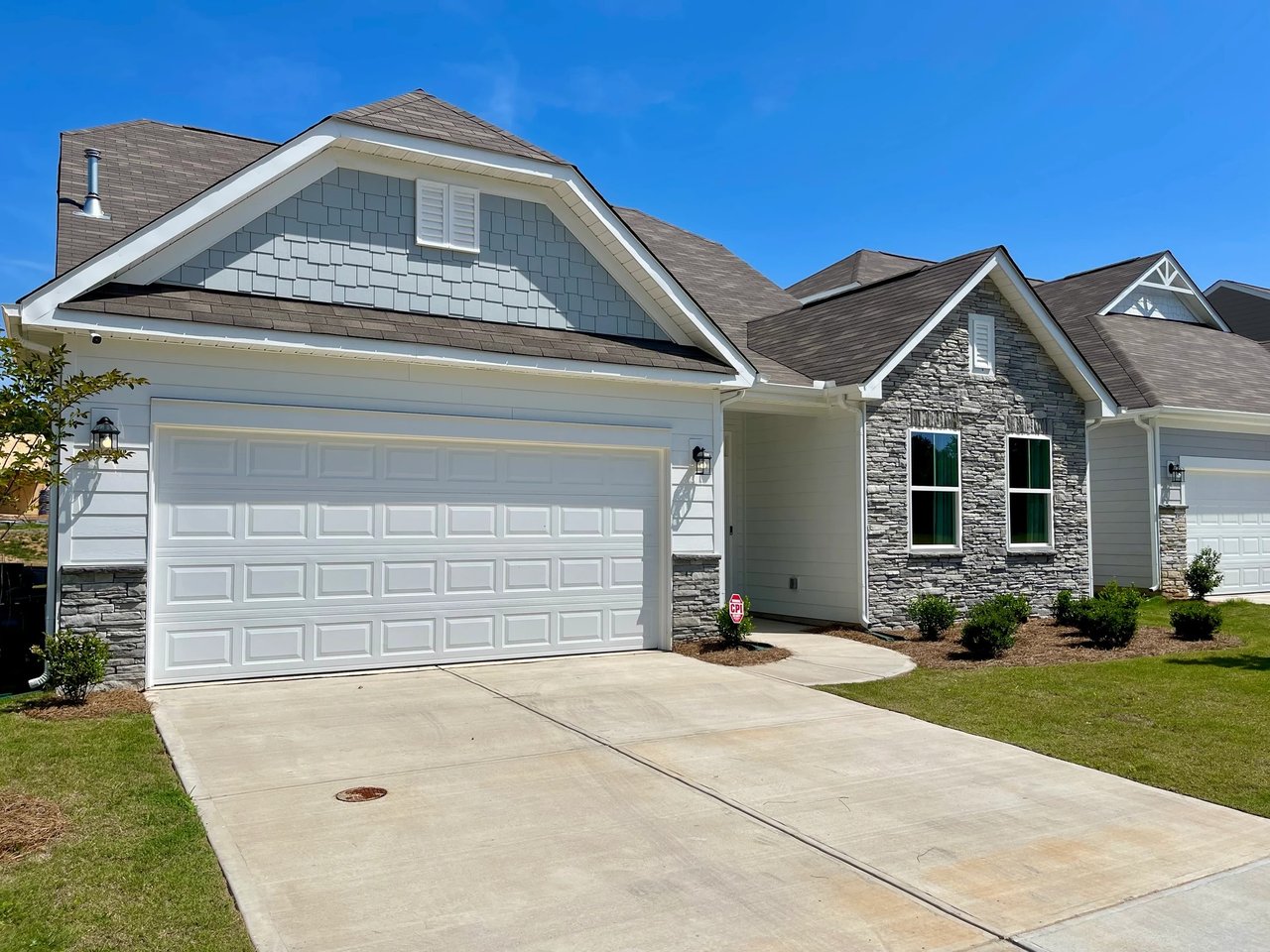 SOLD- Discover Modern Elegance: Move-In Ready Gem at 552 Bartoli Ct., Simpsonville SC – Offered by David Locke of Locke and Key Associates