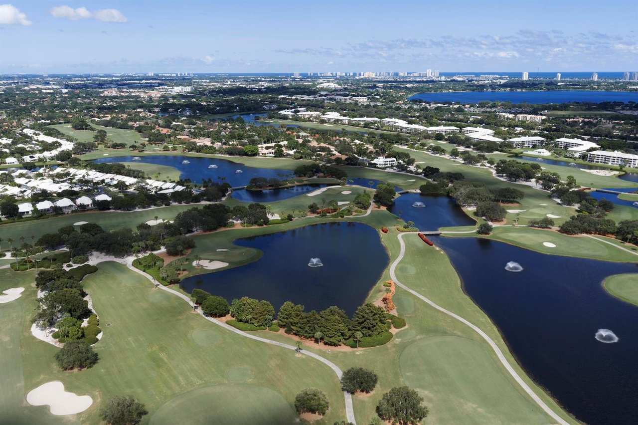 2557 Seminole Circle