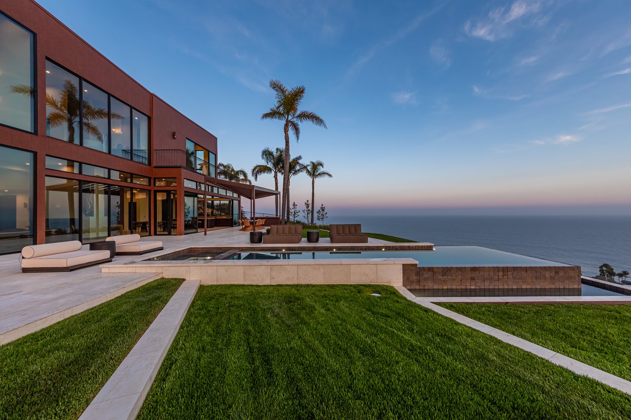 4346 Avenida De La Encinal